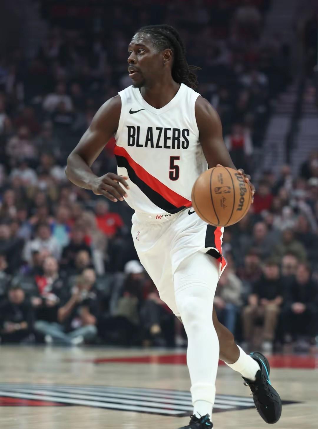 帕金斯:火箭交易朱-霍乐迪可能会送出范乔丹伊森近日，名嘴帕金斯在节目中谈到了火