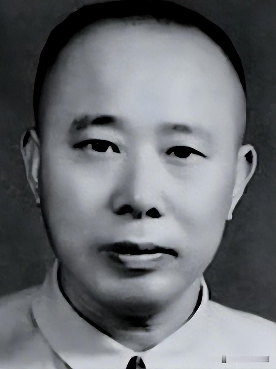 他是彭德怀机要秘书，全程陪伴彭德怀走完长征。历任武汉市副市长、市长、市委书记，力