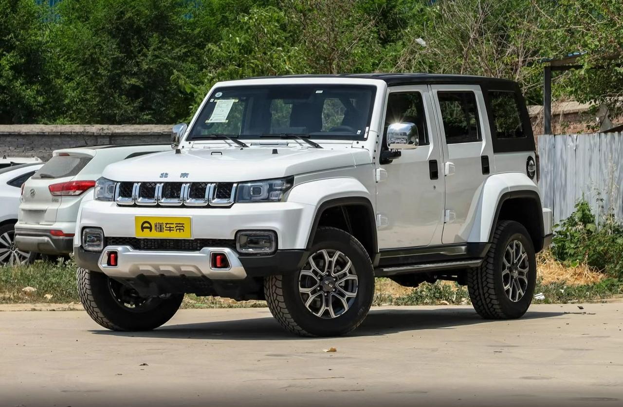 作为硬派越野圈的“老网红”，北京越野BJ40这几年热度一直不低。但新车动辄15万