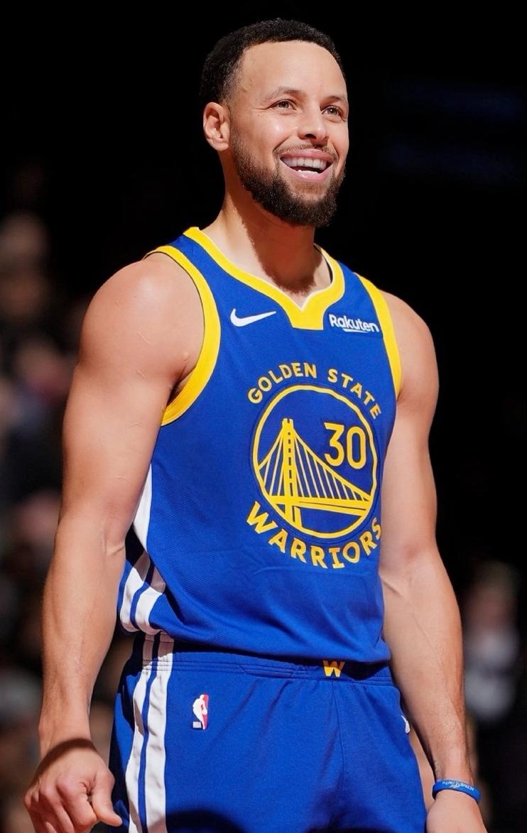 同样是背靠背，英格拉姆和库里根本不在一个级别！！库里：今日背靠背对阵篮网，上