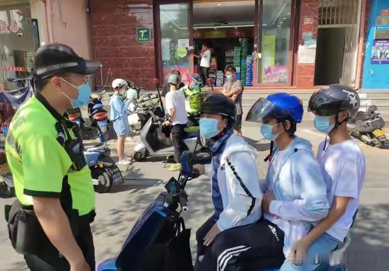 🪑电动车载人被罚50？2026年一次讲清电动自行车只能载12岁以下儿童；电
