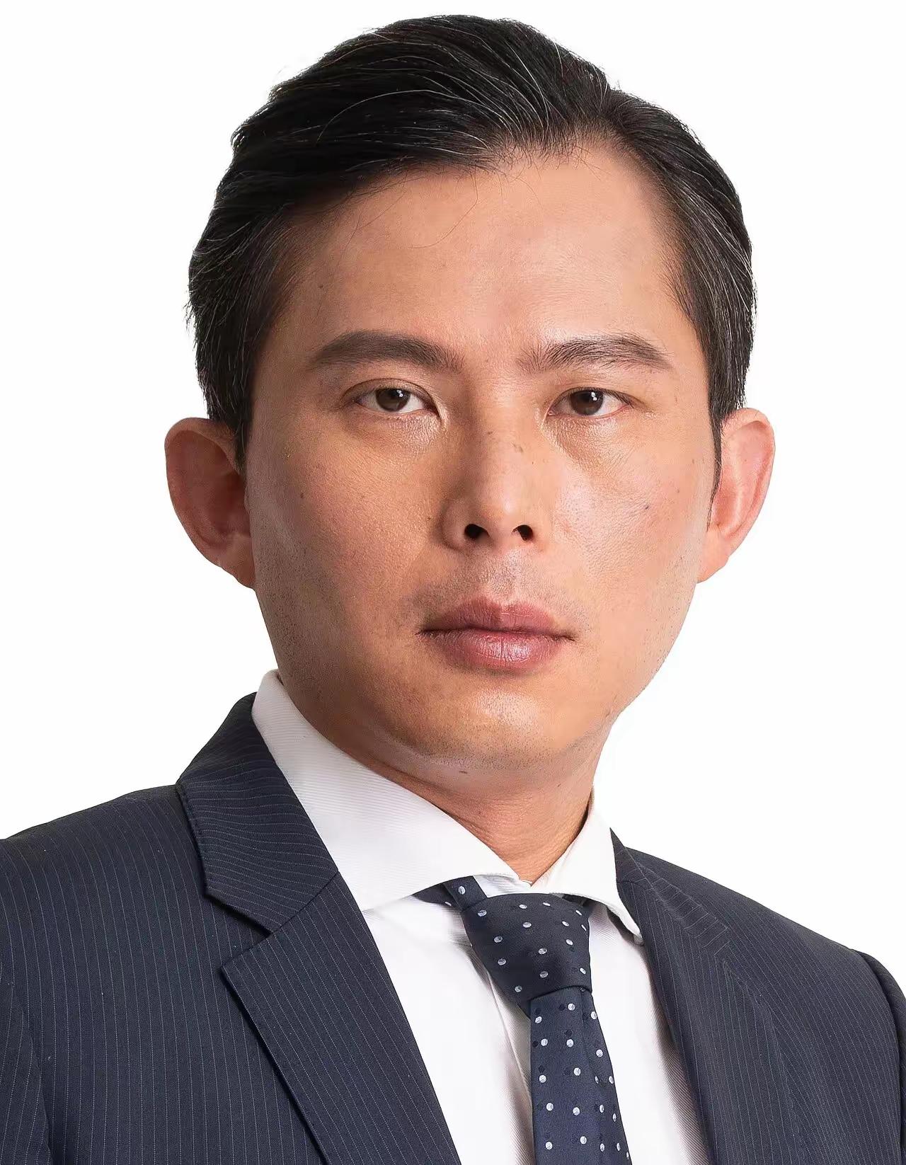 黄国昌的人设崩了。没想到黄国昌去了一趟日本，不仅没有给民众党镀金，还把自己拖入了