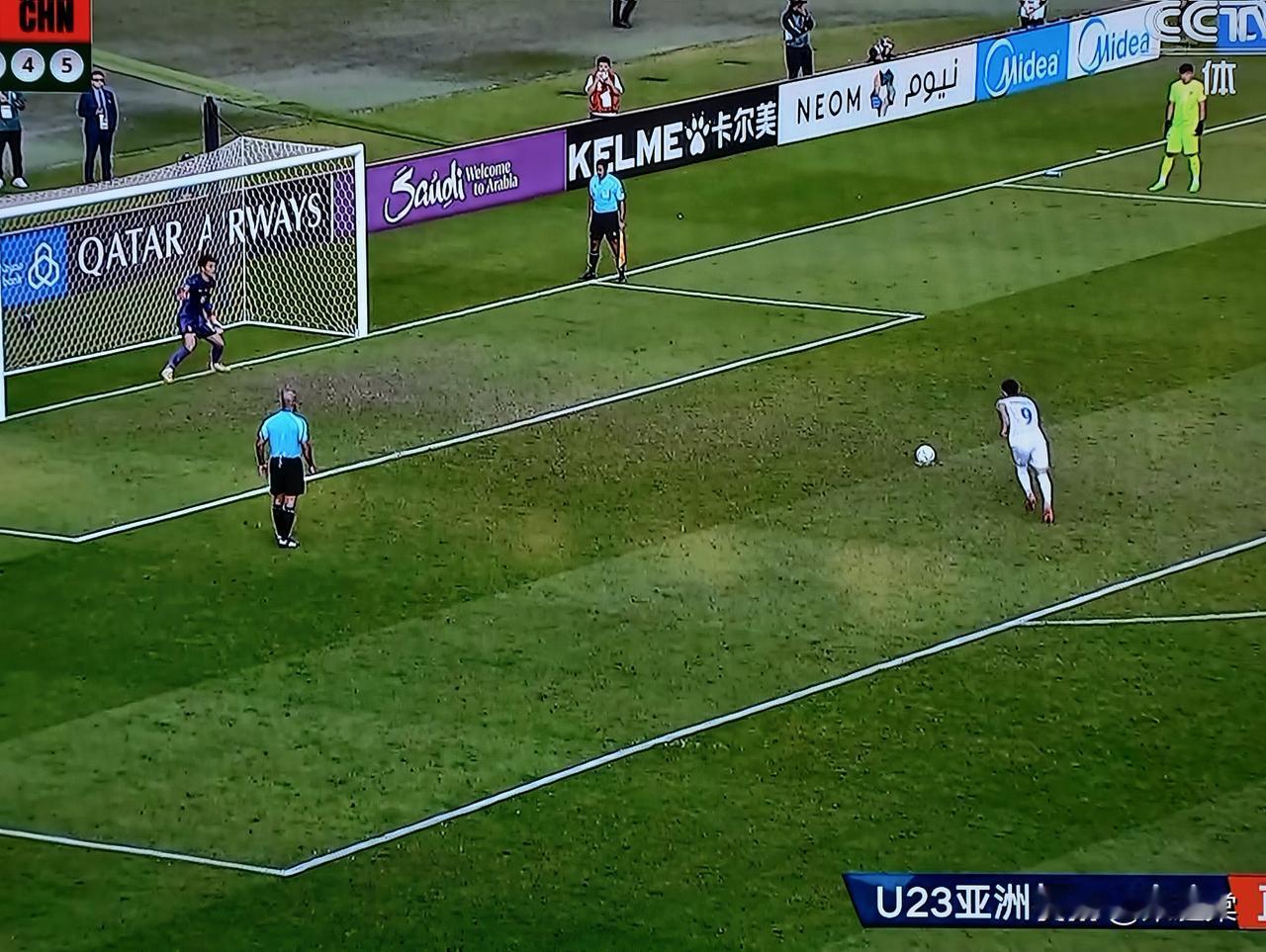 中国队4强，李昊扑出点球。李昊扑出对手第4名球员的点球。乌兹别克斯坦第3名主
