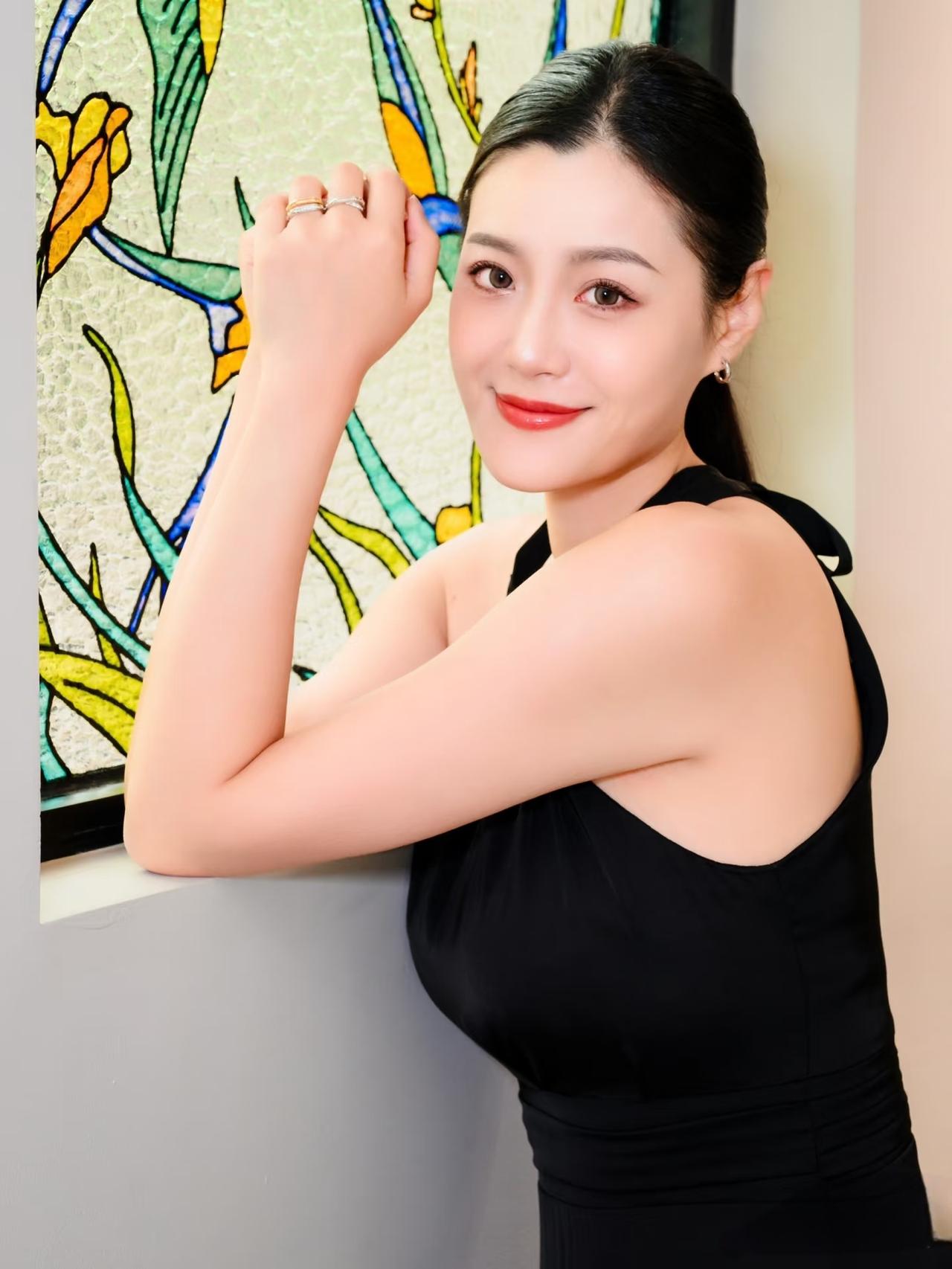 女生怎么穿搭会看上去很优雅