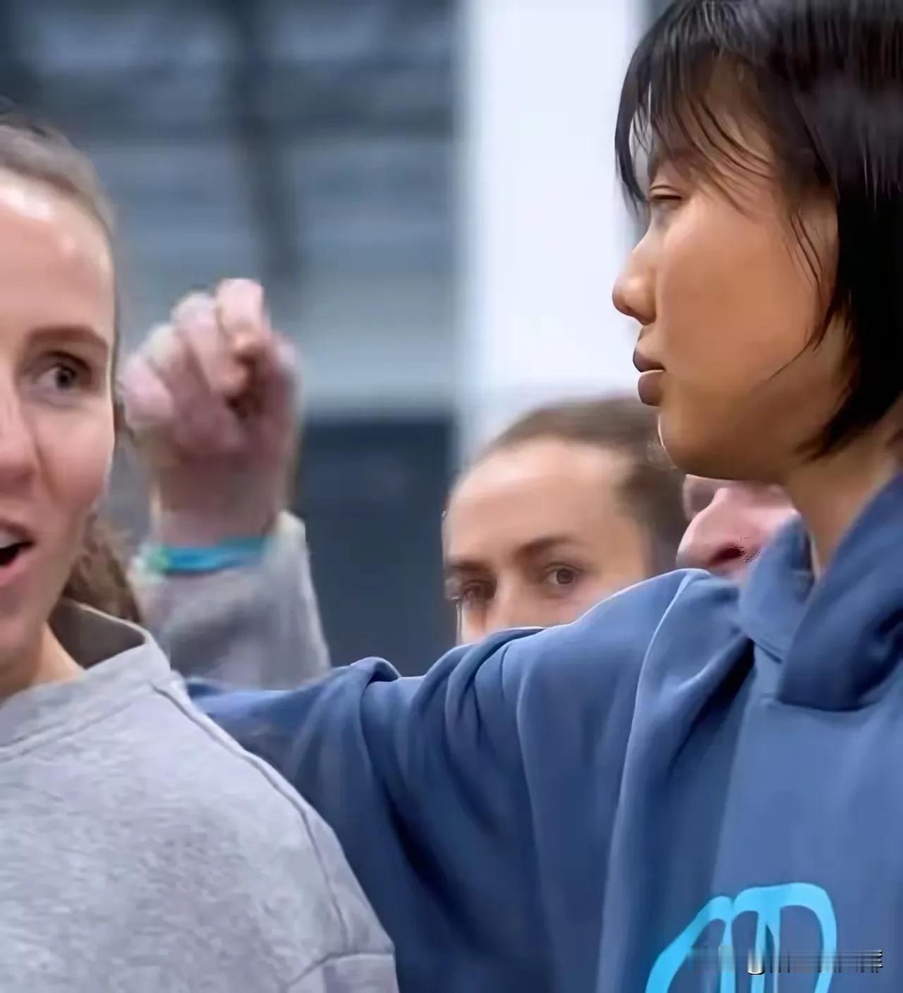 龚翔宇去美国打球了！龚翔宇新赛季不再是在江苏女排打球而是去了美国打比赛！那