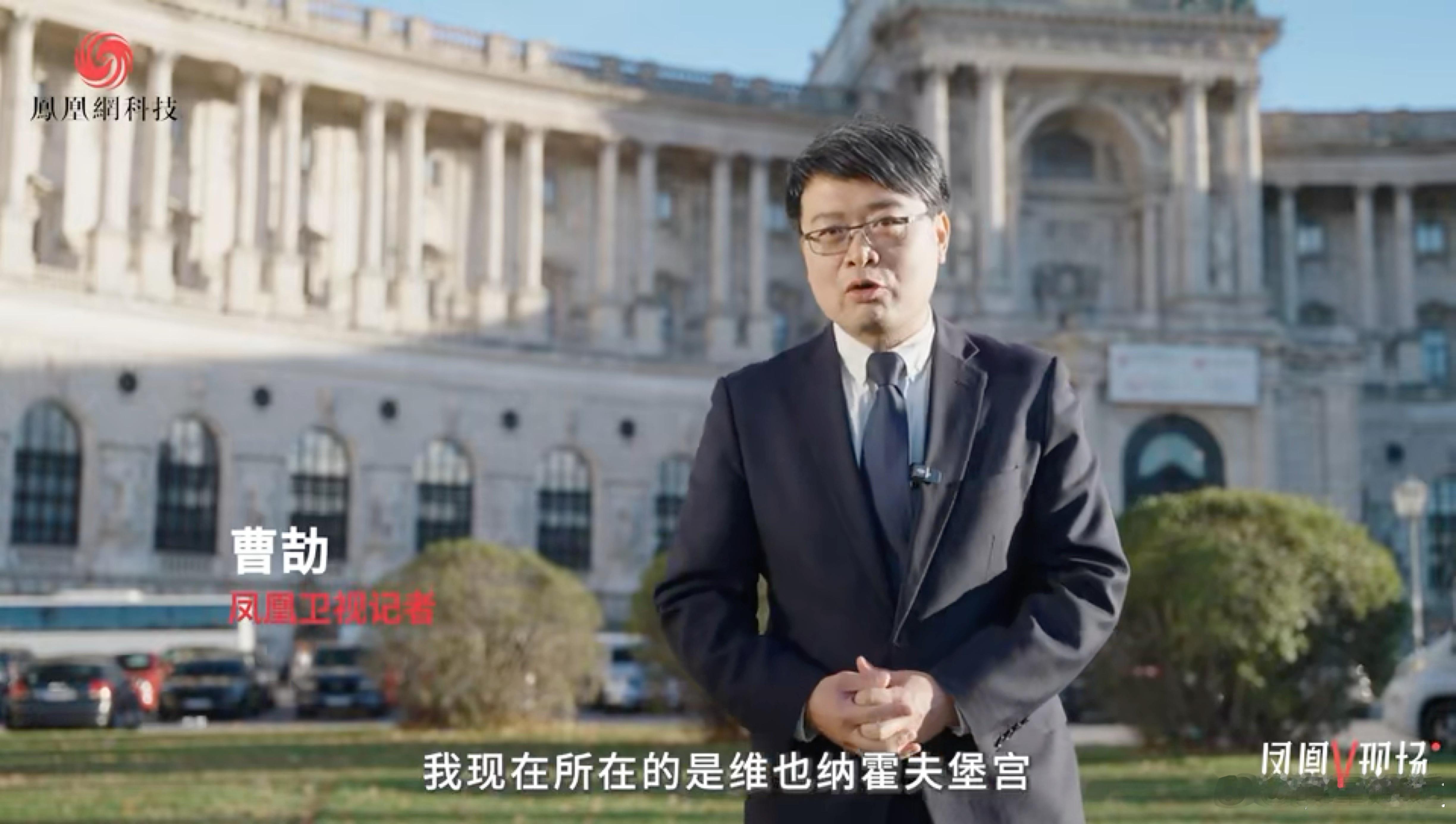 老外眼中的安卓手机折叠屏简直是“科技潮玩”！展开能当平板办公，合上便携易带，外