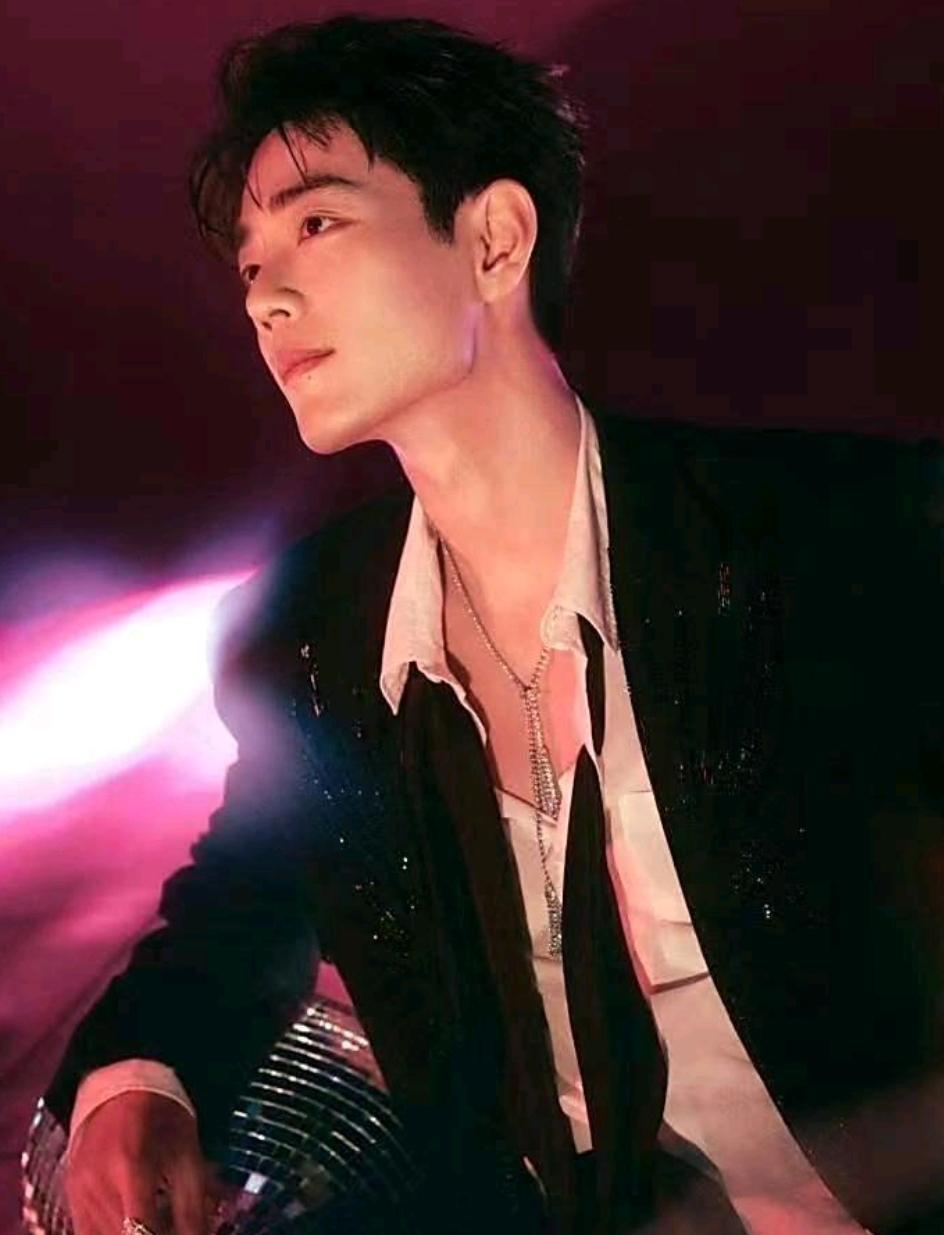 肖战最近没露面？不是躲，是埋头拍戏。正午阳光的《藏海传》他演权谋高手，柠檬影