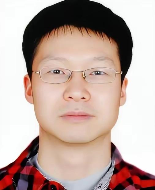 一位社会学家非常现实的话：“只要你去伺候，一个屎尿屁都不能自理的老人，不用多，就