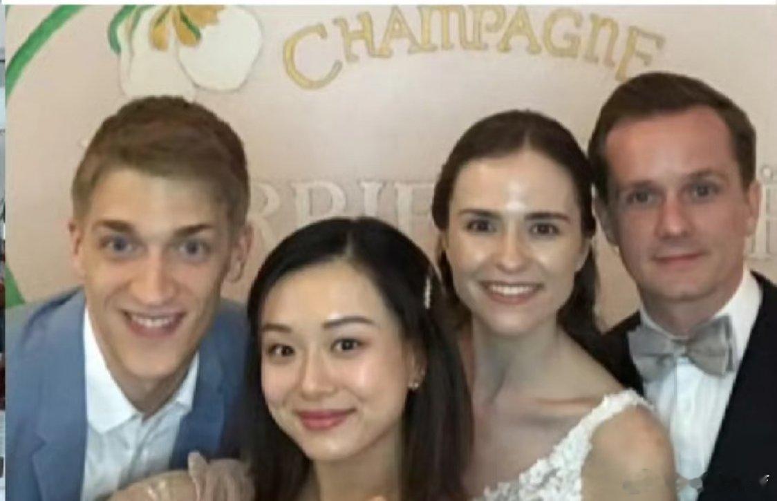 等等。。。邱党为什么代表德国打混团比赛?今天听咪咕主持人提到，德国的这个阵容，没