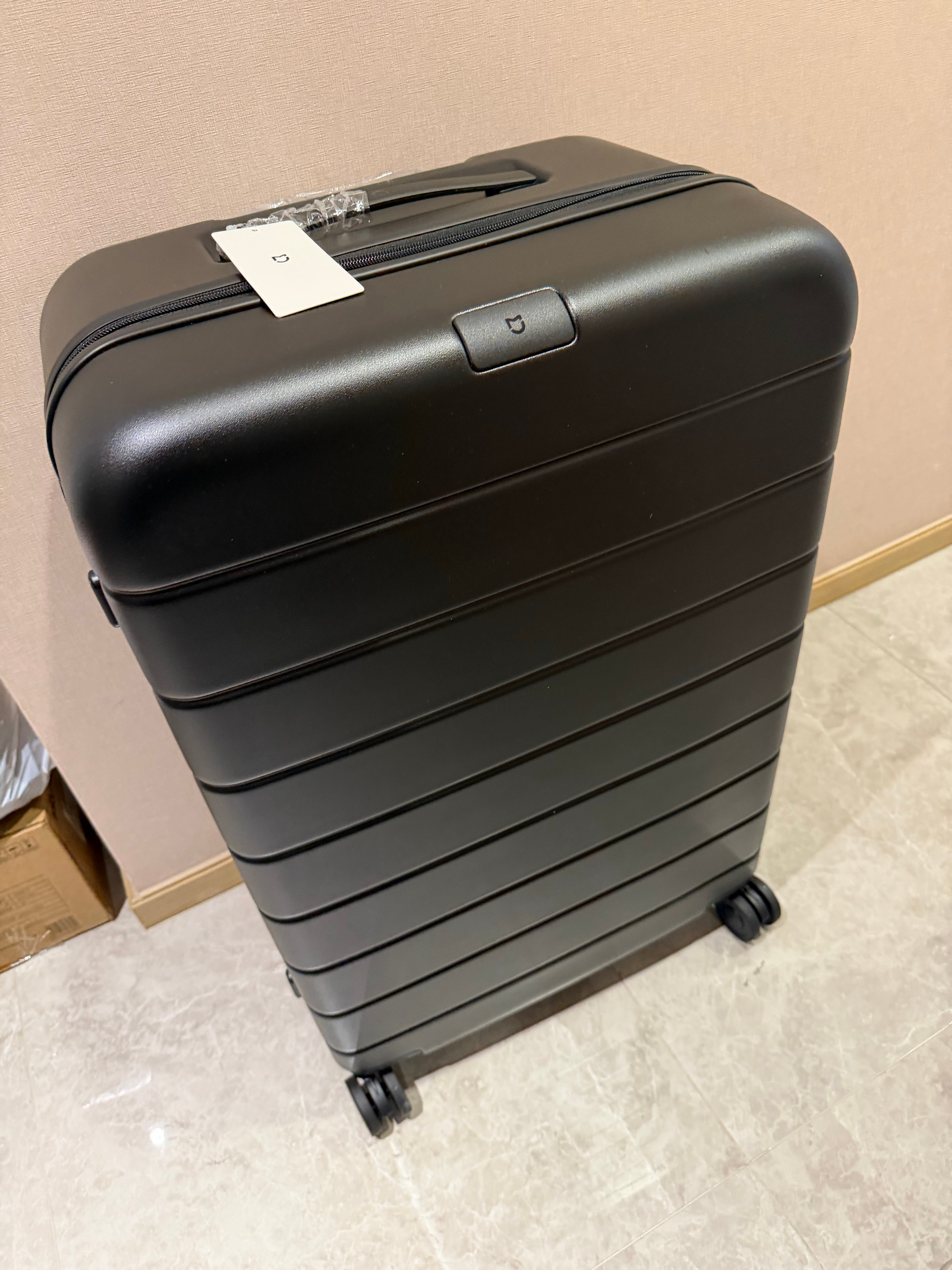 下周一家人出去玩，以前行李箱烂了我就直接买的小米，也要500元，其实一些大品牌的