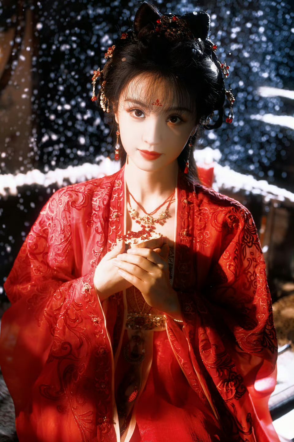 田曦薇红衣临安公主写真好绝，可不可以再拍一组古风写真