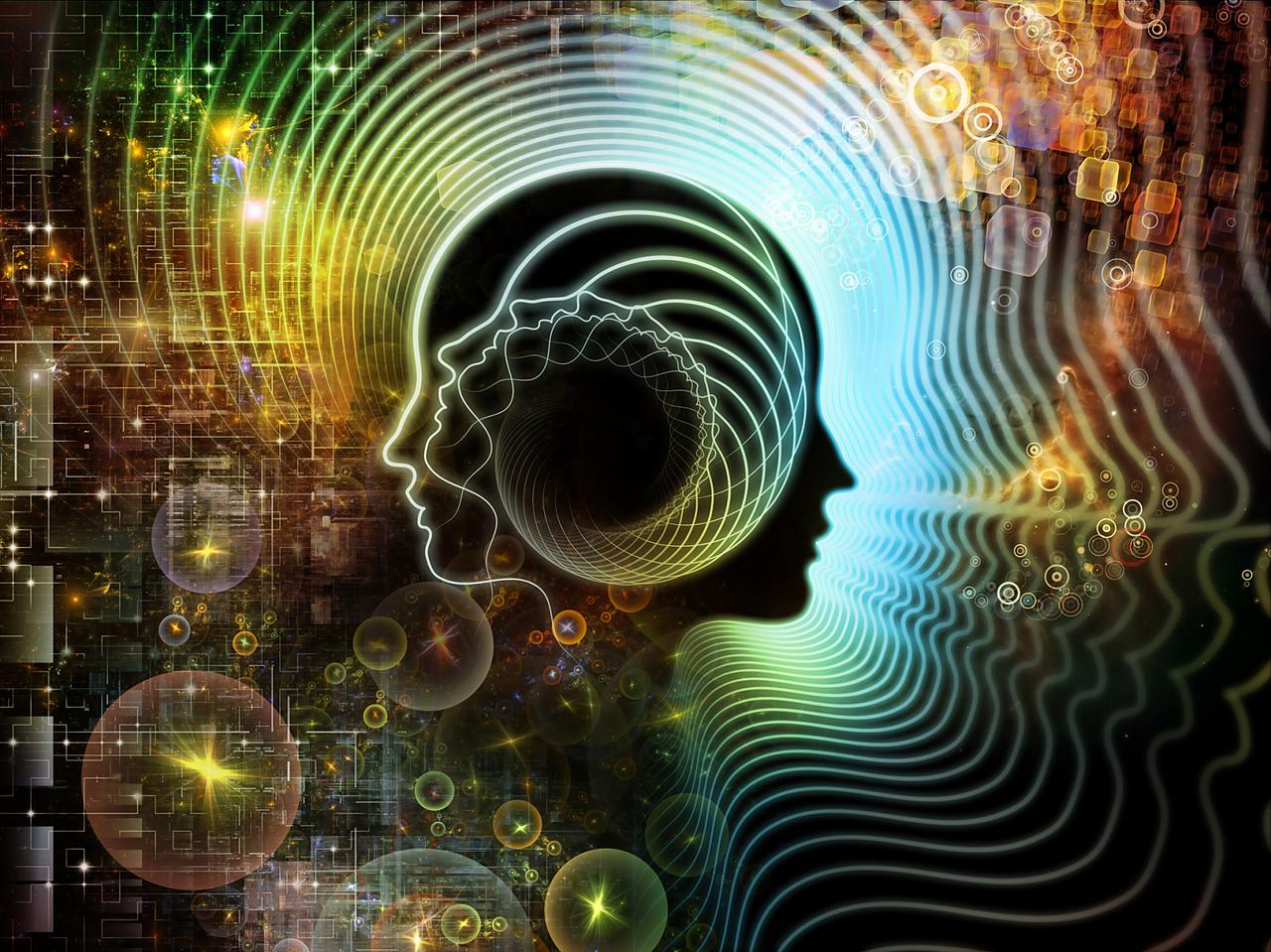 绝大部分人是不具备看清未来的能力，只能被各种趋势推着走。就像前十年买房的各种人，