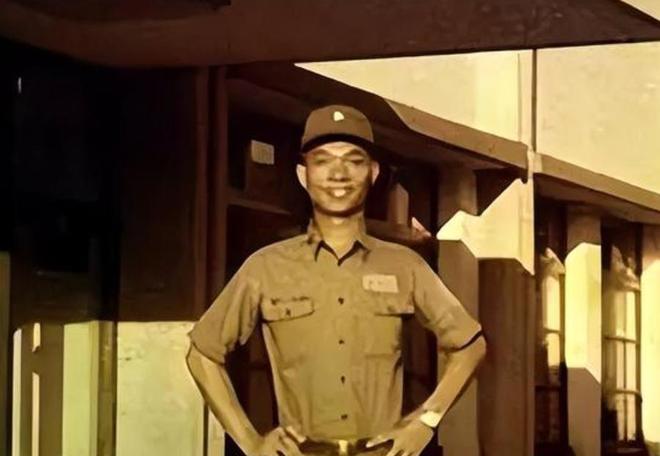 1979年，一台湾连长冒死游泳横渡台湾海峡，回到祖国大陆，面对连番审问，他的妻子