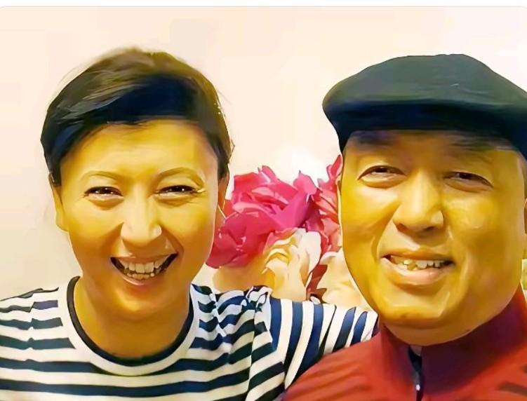 有人说闫学晶真够狠的，她父亲病重其间她亲自把氧气管给拔了。闫学晶这些年就凭着这股