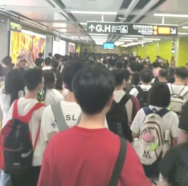 广州4个地铁站，哪个客流量能“称王”？体育西、嘉禾望岗、天河公园、琶洲！广州
