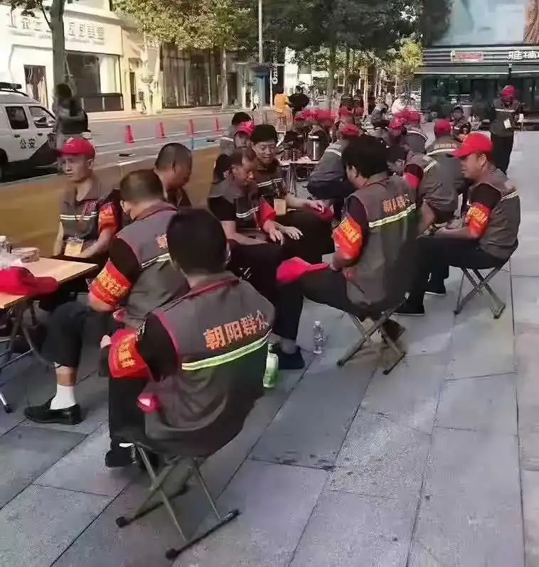 果然威风，有没有月例钱？