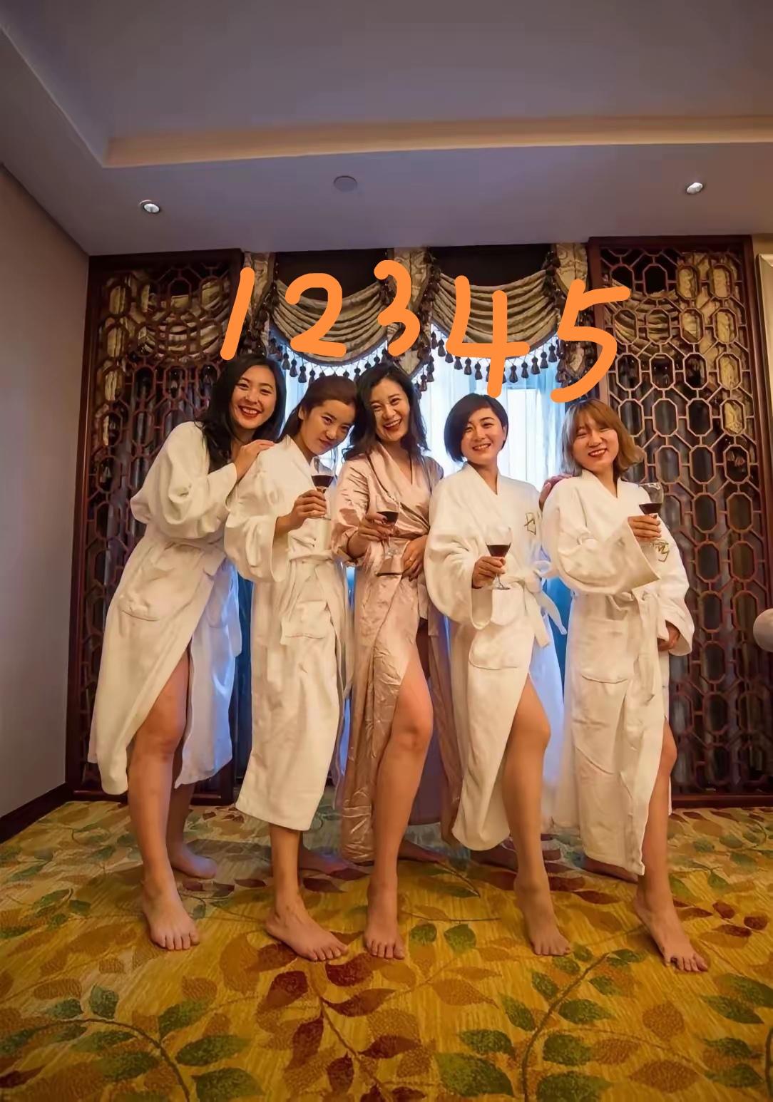 4号脚丫子长的最好看，你觉得呢？