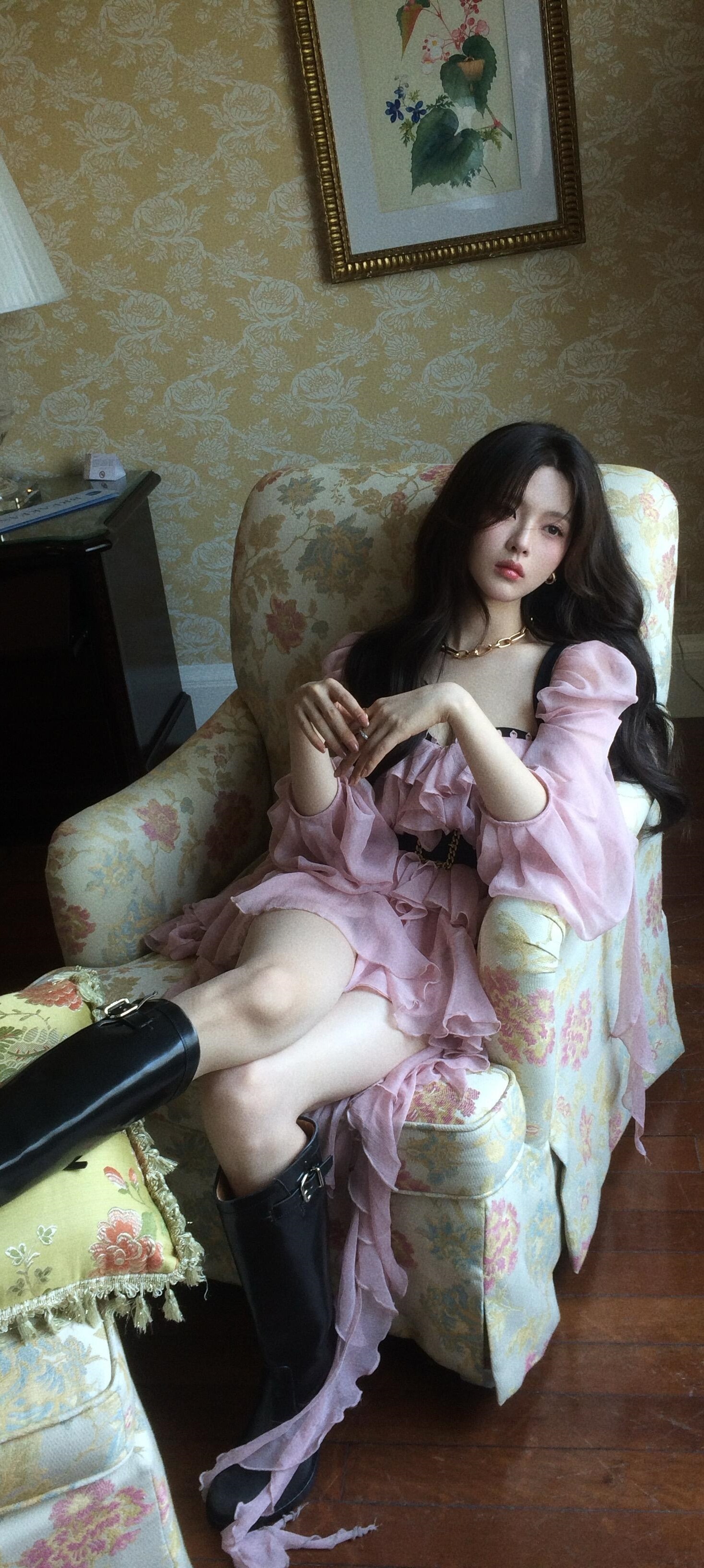杨超越手机壁纸：杨超越少女蔷薇，粉色千金。杨超越