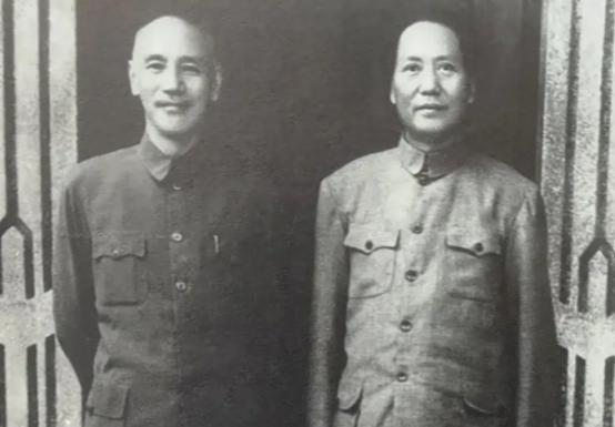 1945年，重庆谈判时，蒋介石突然放走了毛泽东，众人问起原因，他大言不惭地表示：