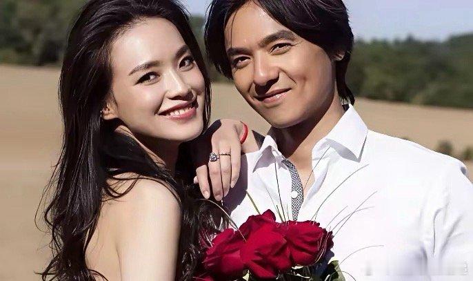 真是有点不理解有些明星夫妻的相处方式。舒淇说：她和老公冯德伦俩人在北京和香港的家