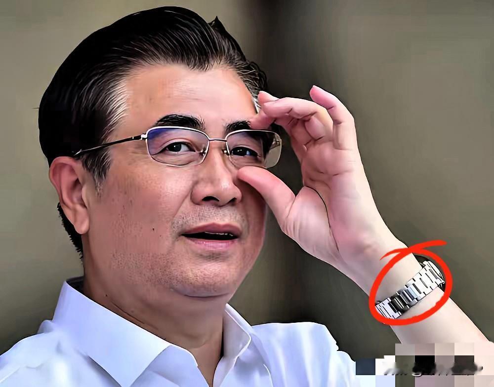 不比不知道，一比吓一跳！我们国家的足协机关及直属单位有200多人，在宋凯主席的