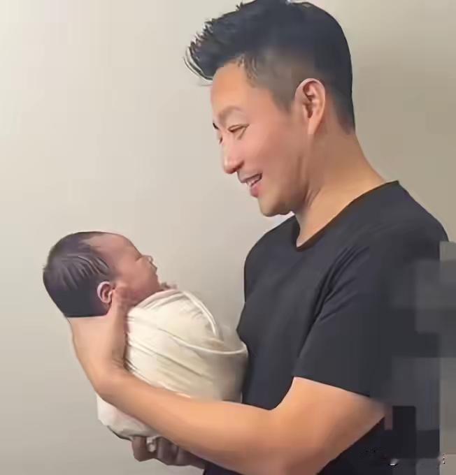 小玥儿性情大变根源曝光！汪小菲育儿决策步步出错不少网友发现汪小菲女儿小玥儿