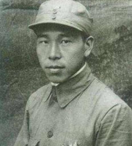 黄永胜担任晋察冀军区第三军分区司令，詹才芳担任副司令。很多人见了詹才芳都恭敬地喊