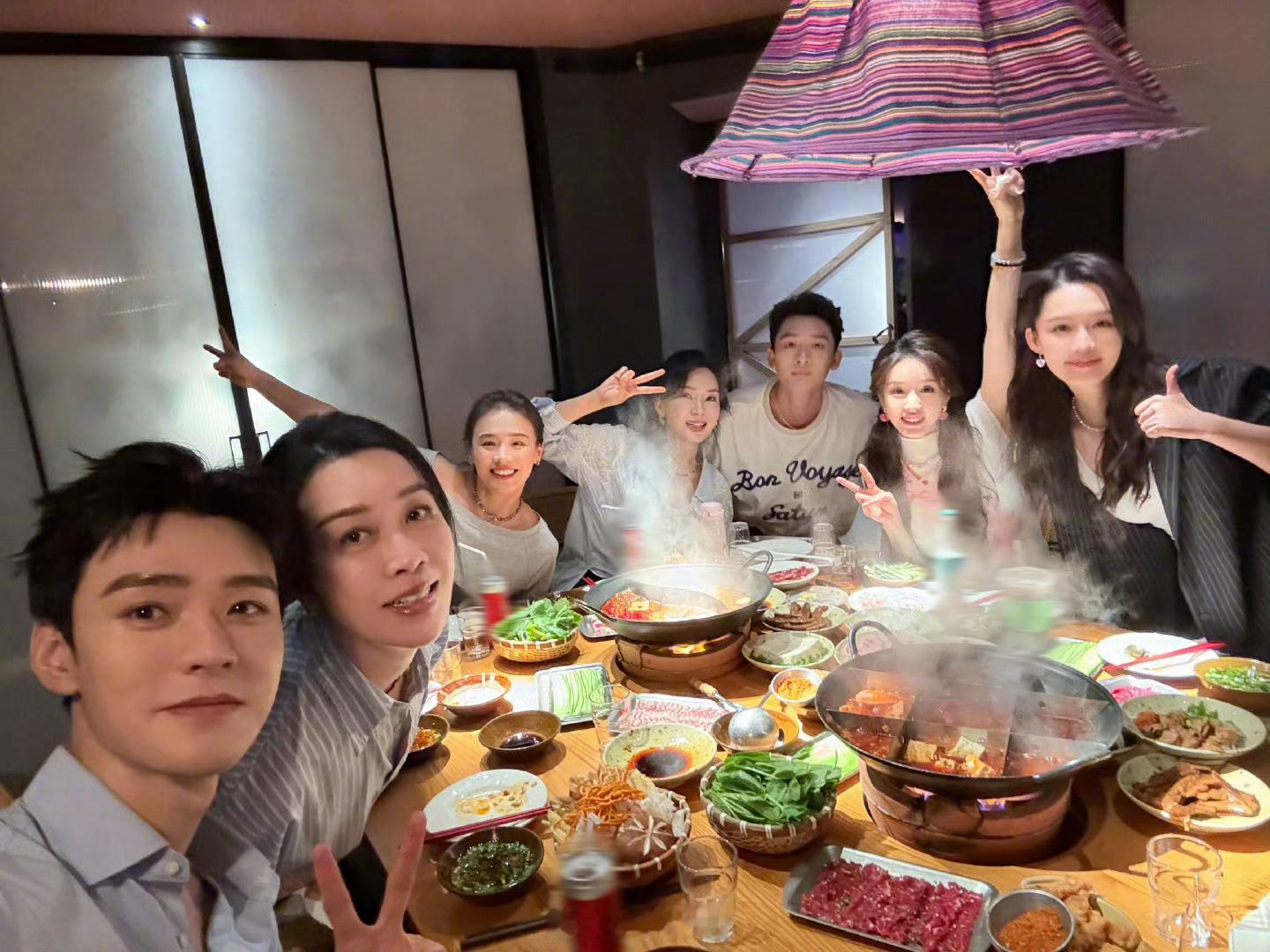 马思纯因花少团决定戒药马思纯被花少团的小伙伴治愈了，果然朋友才是最好的解药​​