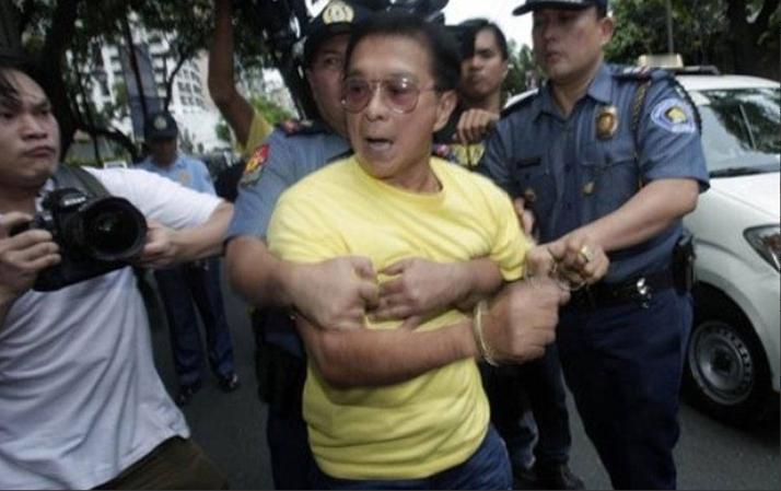 针对菲律宾防长特奥多罗武装抓扣中国公民事件，中国外交部不仅予以严正交涉，更在声明