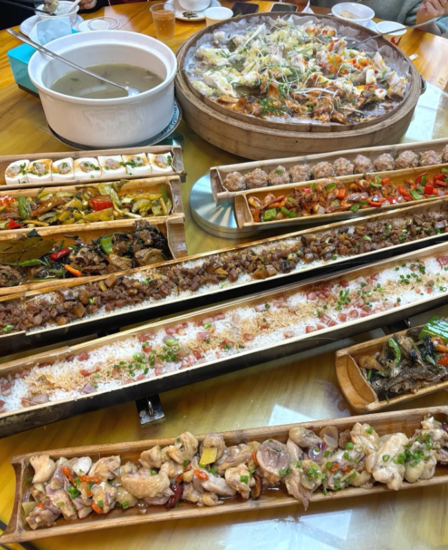 广东的特色美食竹筒饭！太有食欲了！