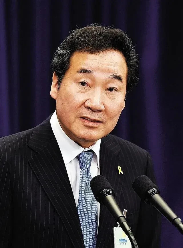 大佬互撕争当韩国总统天呐撸！韩国政坛又炸了！曾经的同党大