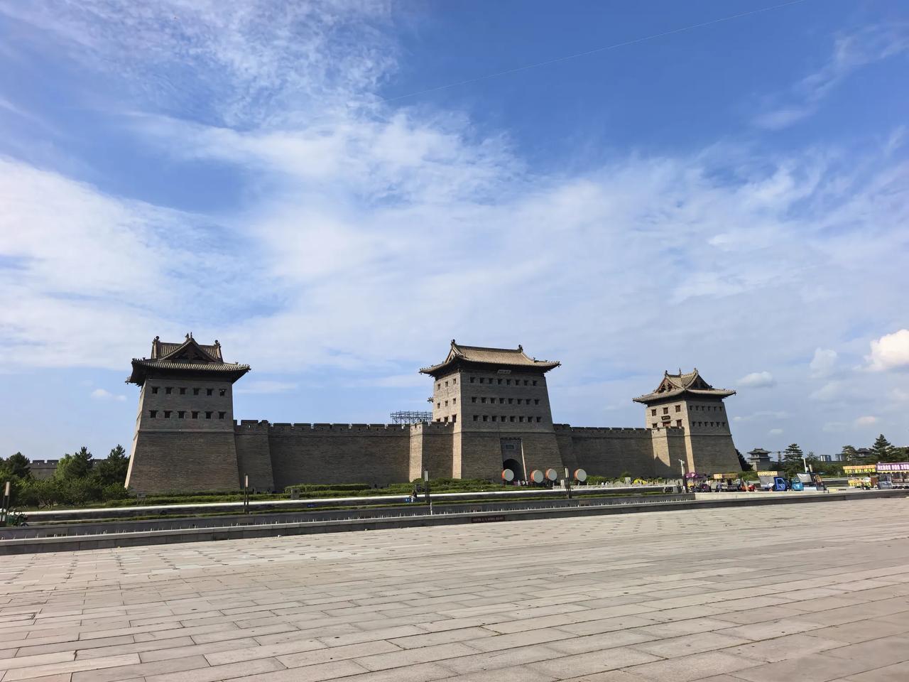 明天就是8月1日了，一转眼正式退休6个月了。讲讲自己的感受。第一，收入低多了