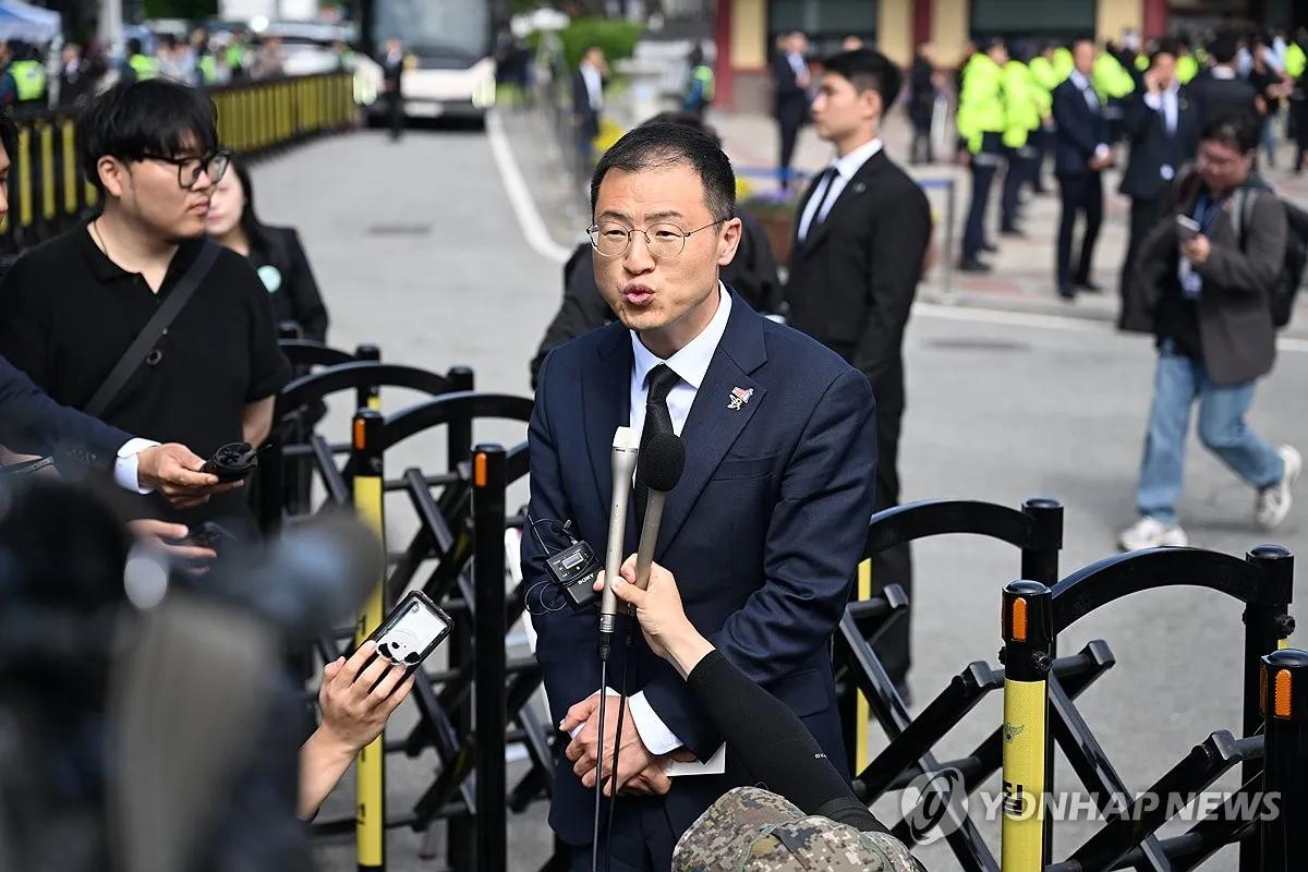 国民力量曾经的政策委议长金相勋强调说:“我加入民主党后，从一开始，就从最底层开