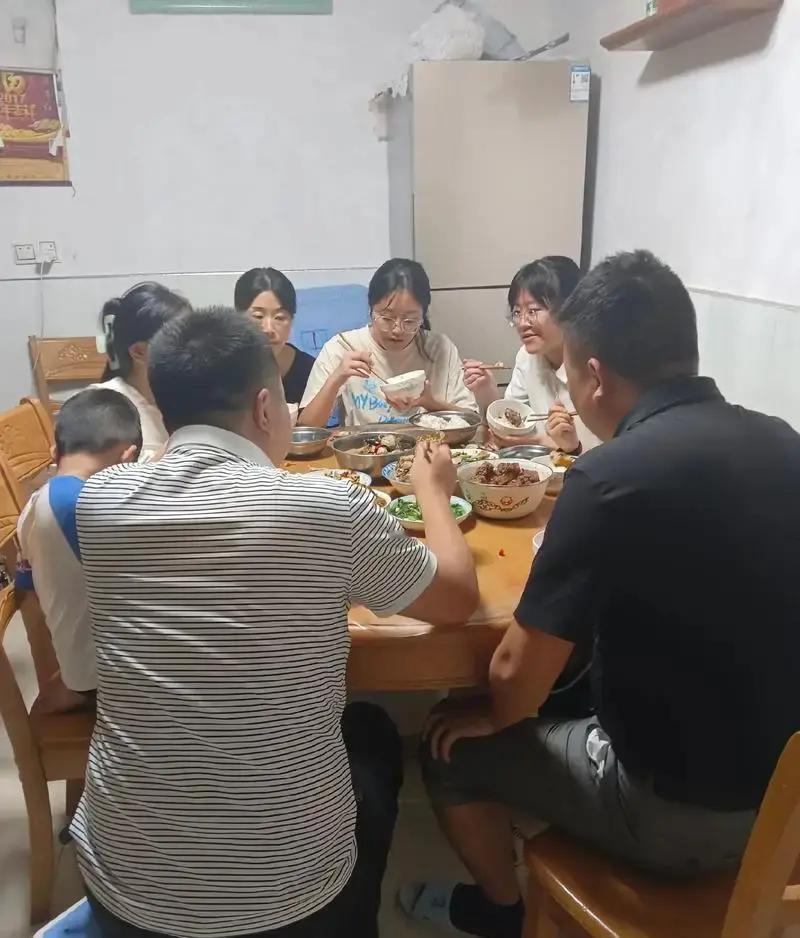 62岁国企退休老爸，每月9000元养老金，本来日子过得舒坦，却因为一块羊排被女婿