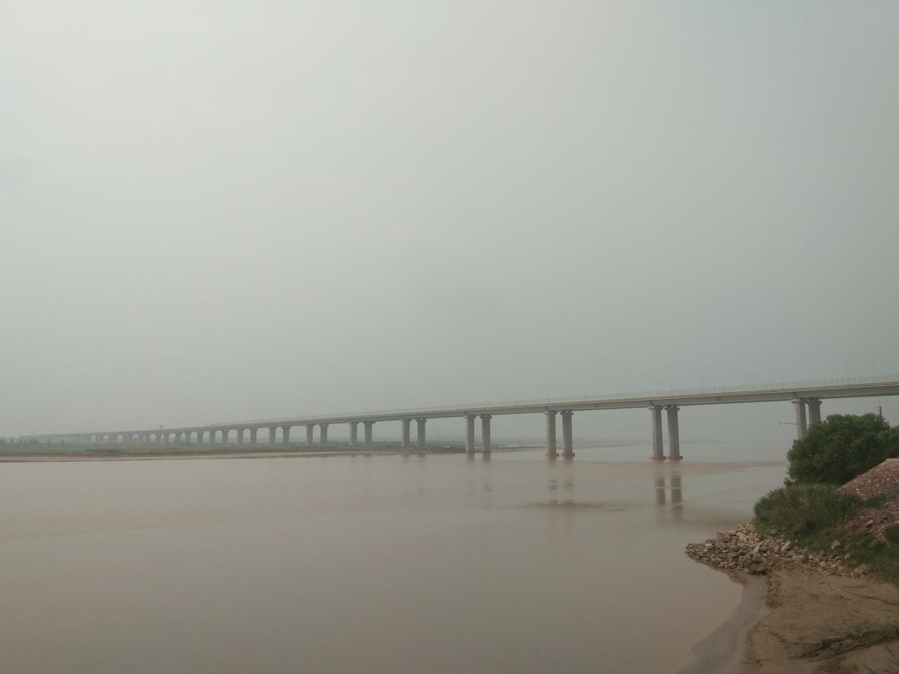 为什么说黄河在河南巩义段属于巩义内河？黄河在巩义北部蜿蜒东流，但无论在孟州市