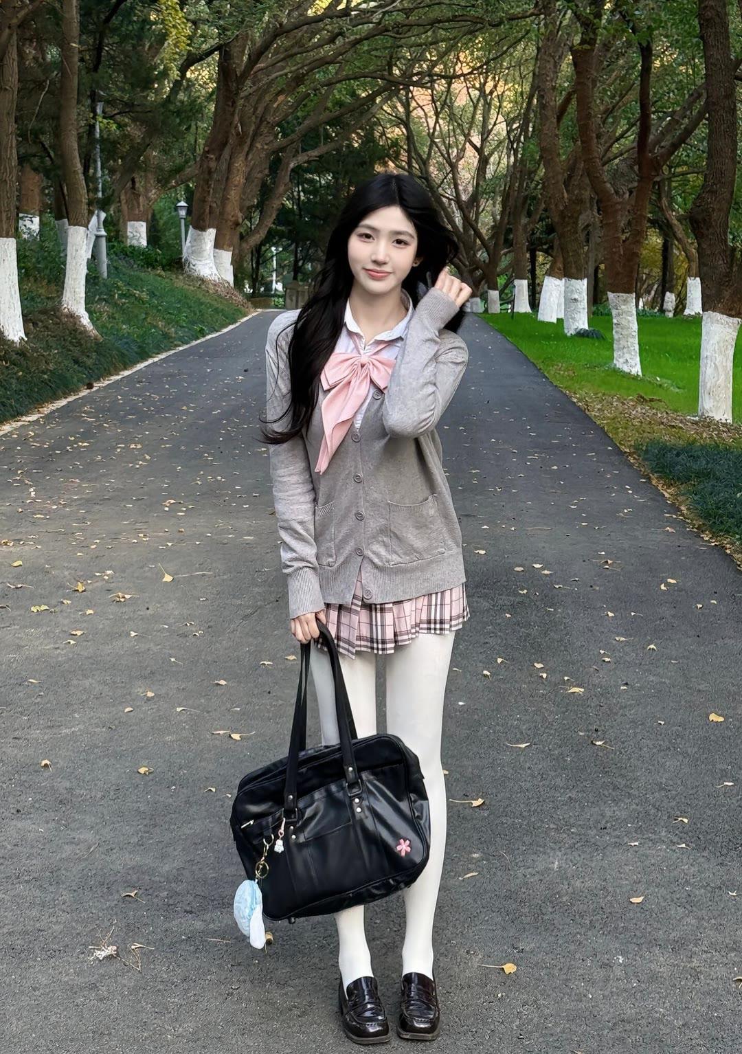 求推荐时尚的衣服品牌