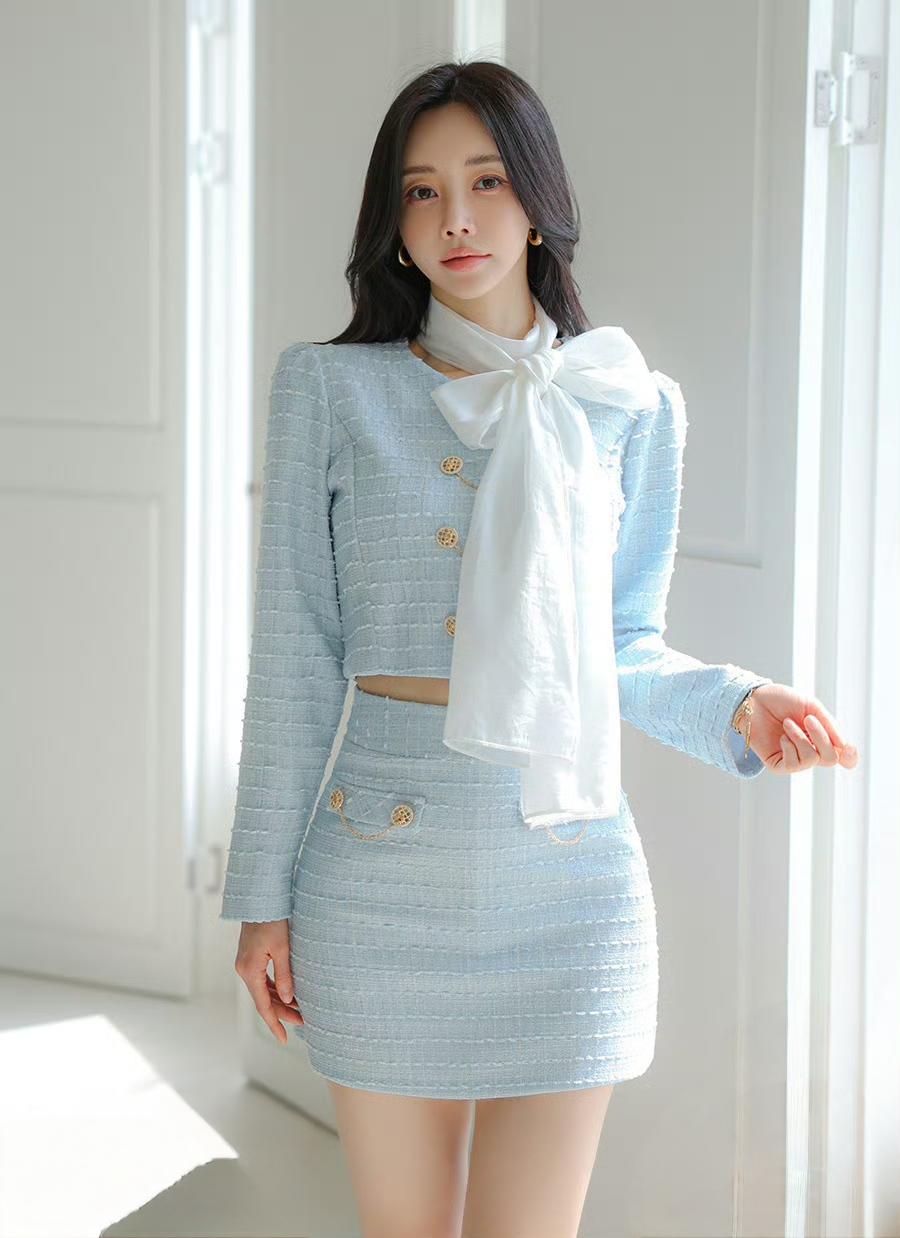 春天的穿搭天花板，必须是这套浅蓝小香风两件套！谁能拒绝这么温柔的浅蓝色啊！
