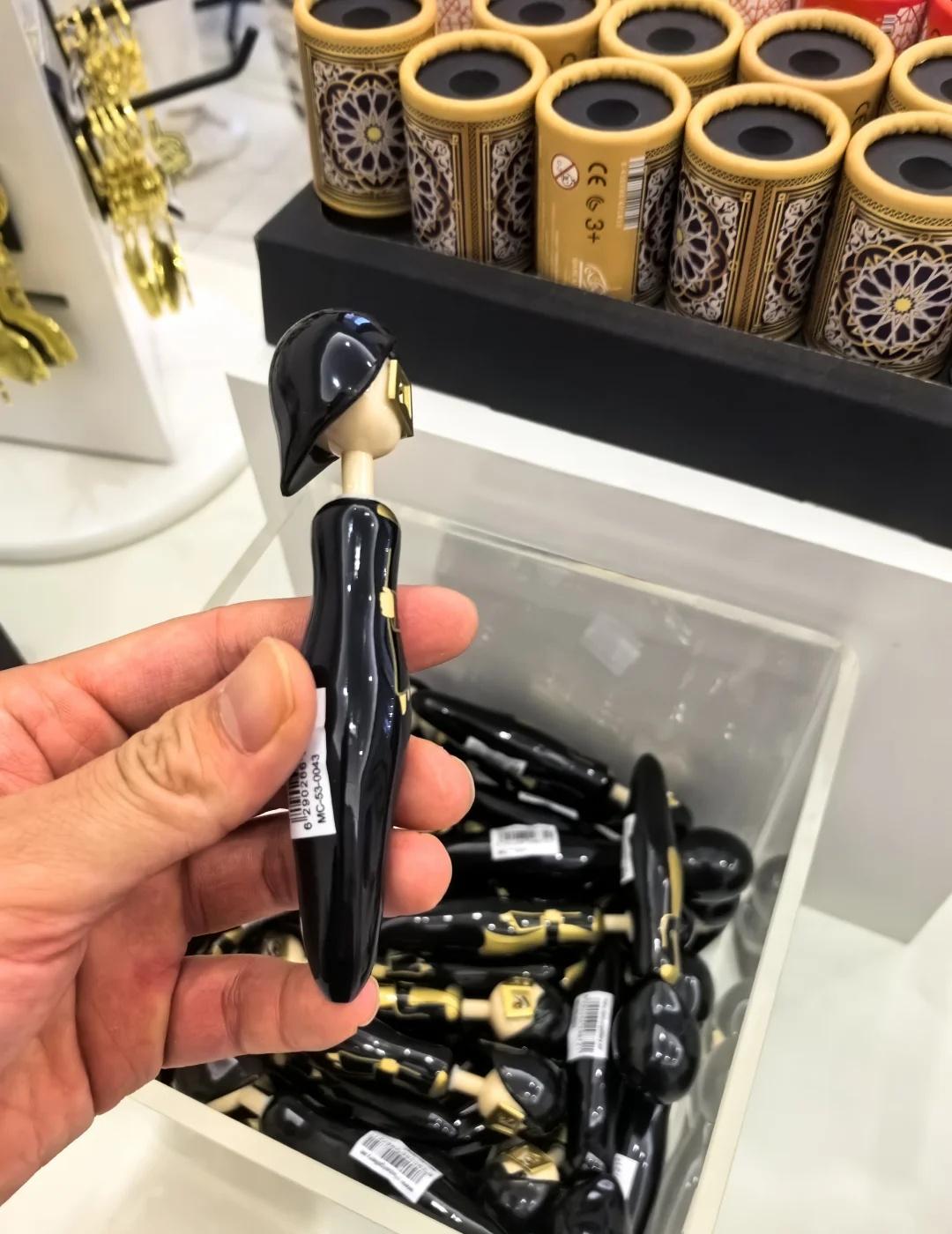 这🖊的形状怎么怪怪的阿布扎比总统府的🖊奇形怪状的你们肯定觉得没意思