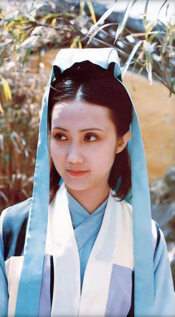 妙玉为什么带发修行却一直住在庙里《红楼梦》第十八回中，贾府为迎接元妃省亲，采买