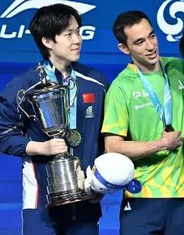 雨果的失控，早已不只是情绪问题，更暴露他心态和性格上的明显缺陷。在澳门世