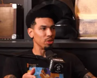 丹尼-格林在近日的一档播客节目中谈蒂姆-邓肯的领导力。格林说道：“很多人觉得蒂