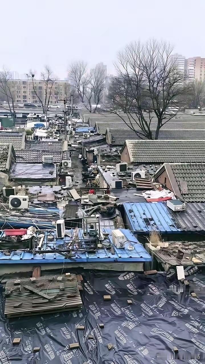 这里是北京的二环…和农村区别不大呀