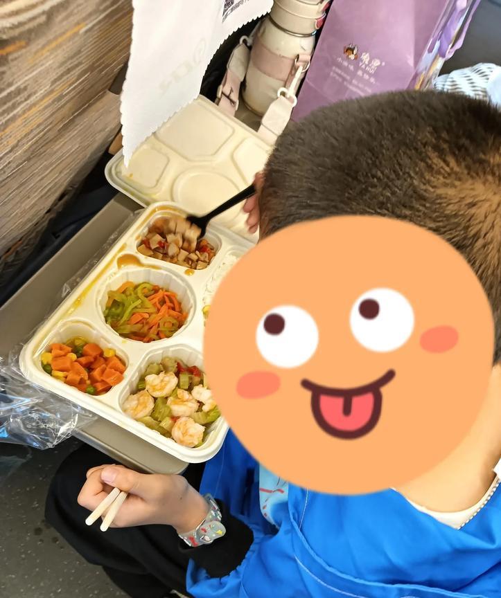 太贵了，库存一盒饭最便宜48元，排骨饭59元，牛腩饭68元。本来是做好了一盆