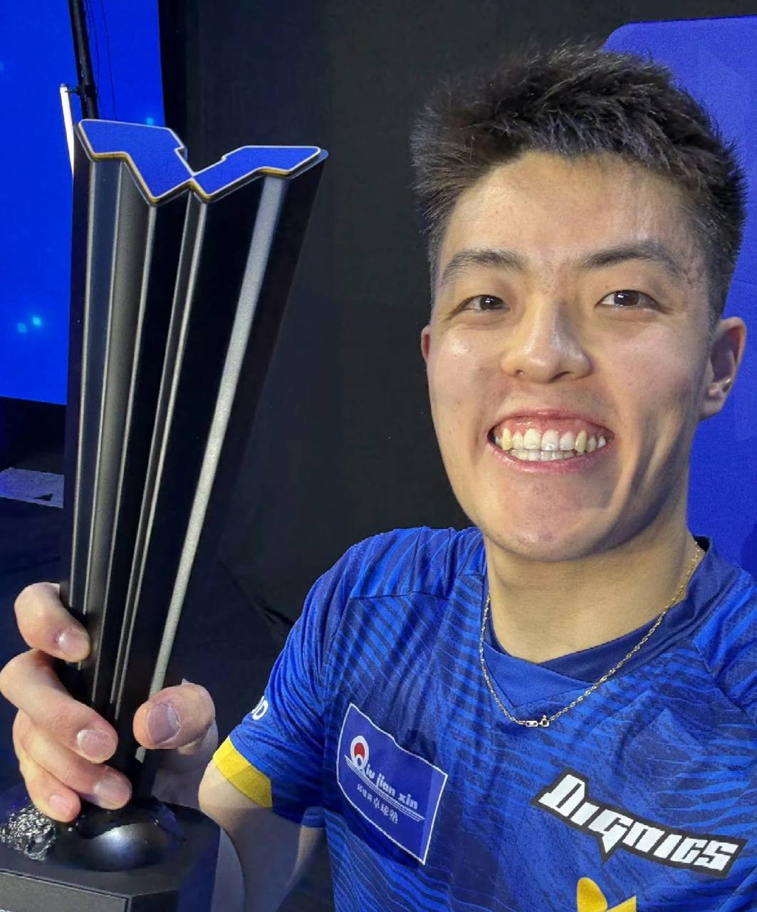 必须是恩怨局！张本混团世界杯首败，邱党直接双杀，这就是张本的「克星」啊！「纸盒」