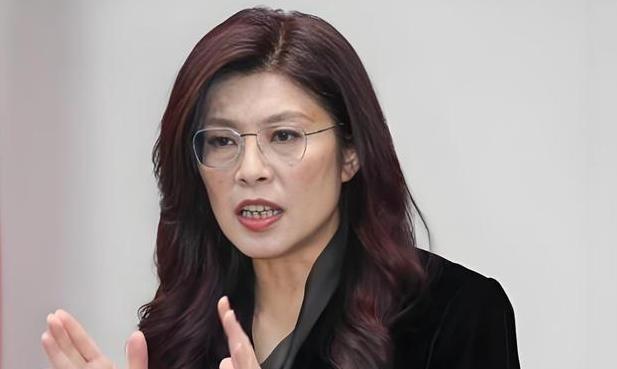 郑丽文在南京发表祝酒词，一向脱稿的她这次变了2026年4月7日，郑丽文率国民