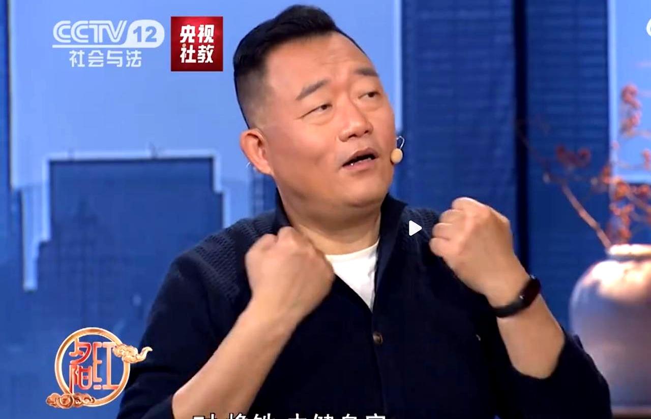 听说德云社相声演员跑去央视当嘉宾了？没错，就是郑好！有网友刷央视12频道的