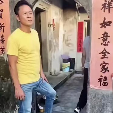 蔡一杰脑里长了颗7厘米的肿瘤，切完了，医生告诉他扩散了。换个人，这时候该躺平了