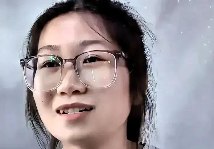 我们的扁担妹今晚可能睡不着!扁担妹刘燕今晚可能睡不着了，因为她要揭晓自己的高