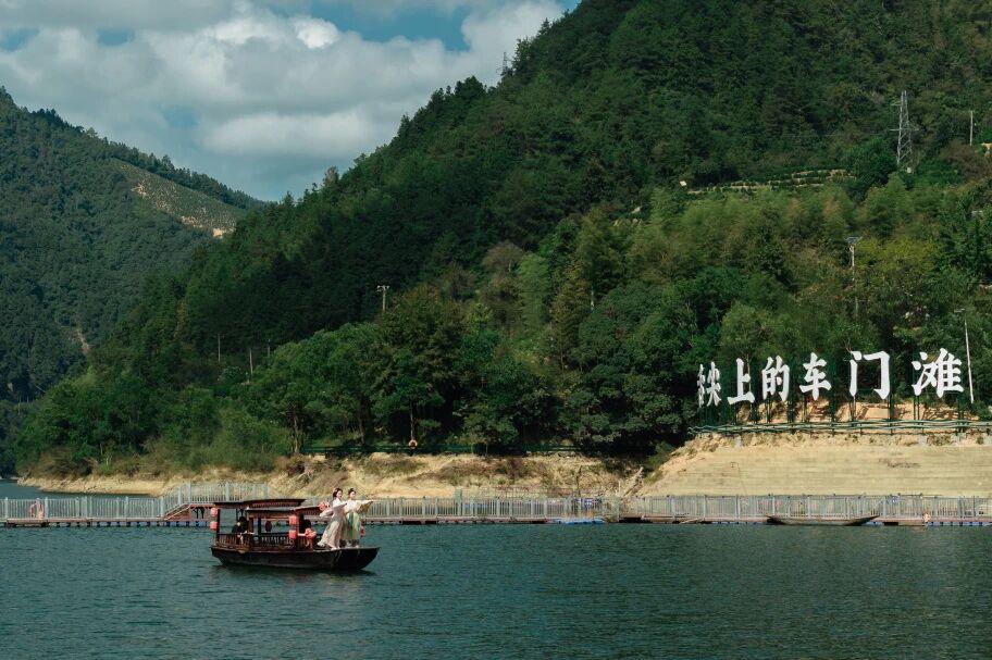 山水寻味，洽舍乡的冬日邀约|皖美冬日寻味车门滩一座浮桥🌉悠悠，镶嵌
