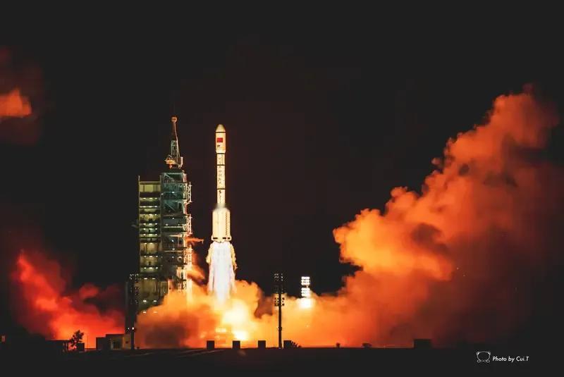 是我落伍了吗？我怎么看着神舟二十二号发射快得让人有点恍惚我现在估计特别后悔！